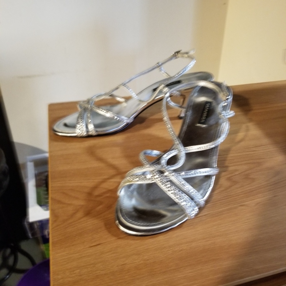 Silver pumps